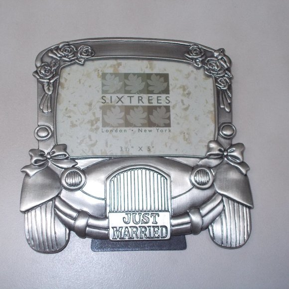 NWOT, Unique Pewter Just Married frame pic 3.5"x5" - Picture 1 of 2